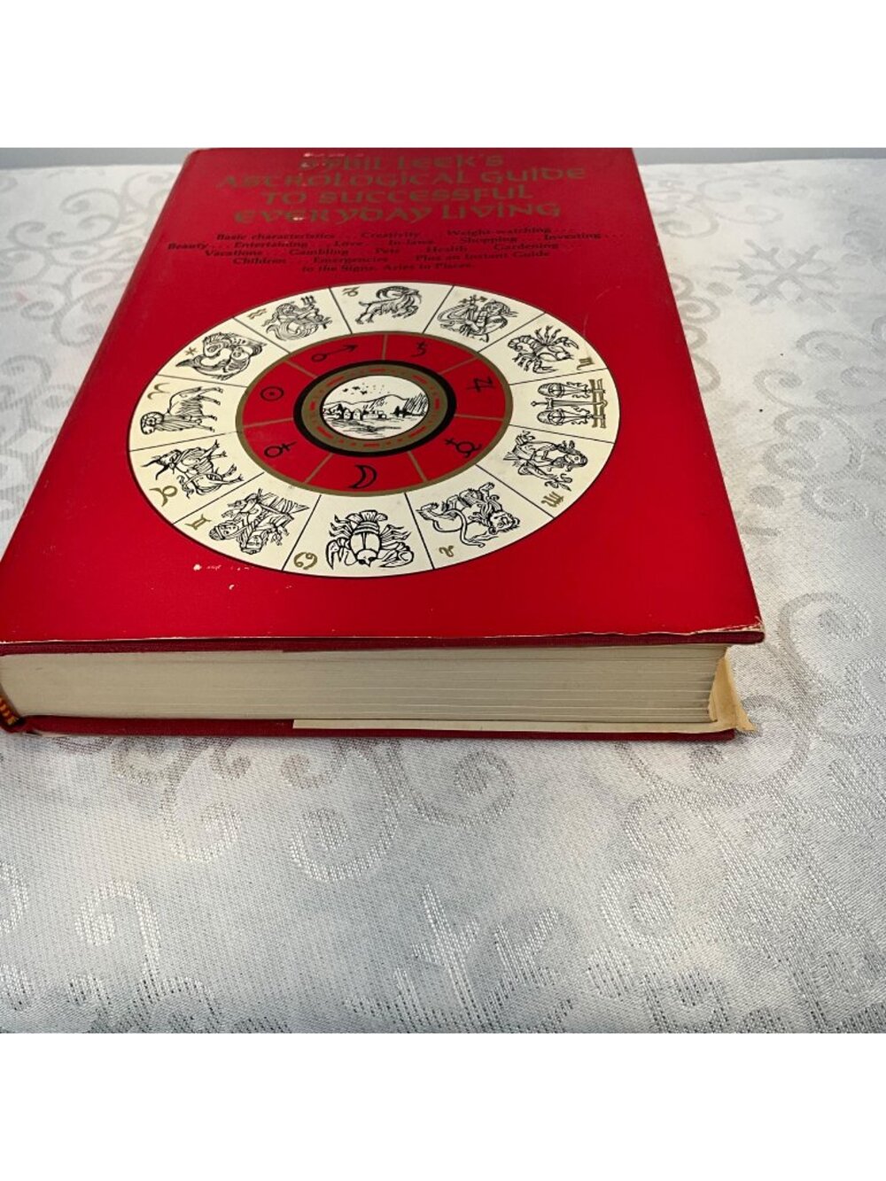 Sybil Leeks Astrological Guide To Successful Everyday Living 1970 Hardcover